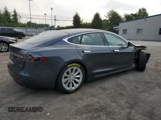 2018 Tesla Model S 75D with VIN 5YJSA1E20JF283959, listed as a Copart auction lot 59386465 with 75,078 mi miles and Salvage title. Bid and sale history available at DreamBid. Image 3.
