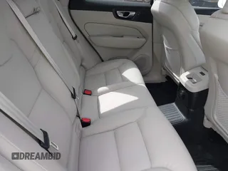 2022 Volvo XC60 Inscription Expression z VIN YV4H60DZ8N1033952, wystawiony jako IAAI lot #42281183 z przebiegiem 48 733 mil mil oraz . Historia ofert i sprzedaży dostępna na DreamBid. Obrazek 8.