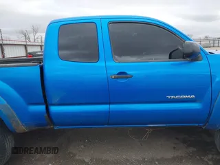 2006 Toyota Tacoma with VIN 5TEUU42N46Z183840, listed as a IAAI auction lot 41805575 with 219,764 mi miles. Bid and sale history available at carsss.com. Image 14.