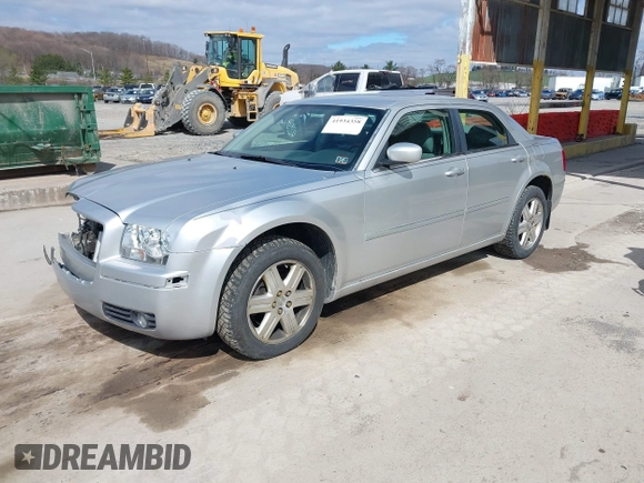 2006 Chrysler 300 Touring with VIN 2C3KK53G36H150931, listed as a IAAI auction lot 41934358 with 110,136 mi miles. Bid and sale history available at carsss.com. Image 2.