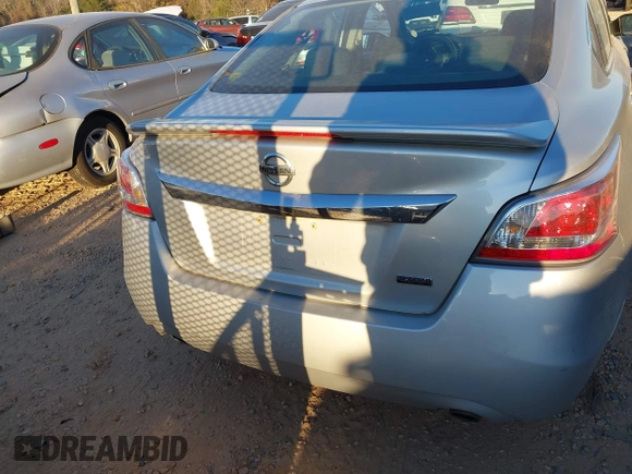 2015 Nissan Altima 2.5 SV with VIN 1N4AL3AP2FC591938, listed as a IAAI auction lot 41023604 with 132,988 mi miles. Bid and sale history available at carsss.com. Image 15.