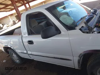 2000 GMC Sierra 1500 SL with VIN 1GTEC14V1YZ331363, listed as a IAAI auction lot 41652287 with Not provided miles and . Bid and sale history available at DreamBid. Image 13.