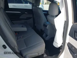 2018 Toyota Highlander Hybrid XLE с VIN 5TDJGRFH2JS051886, выставлен на аукционе IAAI как лот 42739821 с пробегом 131 880 миль миль и . История ставок и продаж доступна на DreamBid. Изображение 8.