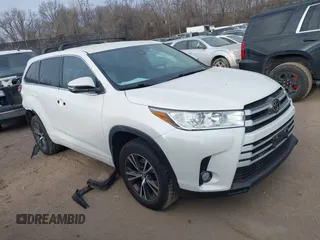 2017 Toyota Highlander LE with VIN 5TDBZRFH2HS409738, listed as a IAAI auction lot 41016417 with 150,417 mi miles and . Bid and sale history available at DreamBid. Image 1.