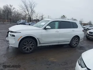 2025 BMW X7 xDrive40i with VIN 5UX23EM05S9X98435, listed as a IAAI auction lot 41476358 with 2,946 mi miles. Bid and sale history available at carsss.com. Image 14.