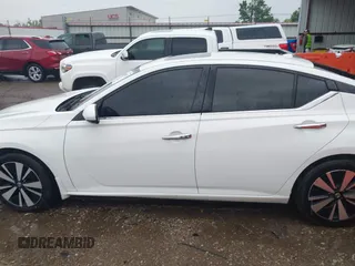2019 Nissan Altima SV with VIN 1N4BL4DVXKC214904, listed as a IAAI auction lot 42162093 with 294,733 mi miles and . Bid and sale history available at DreamBid. Image 15.
