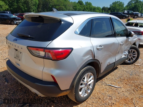 2020 Ford Escape SE with VIN 1FMCU0G6XLUC54979, listed as a IAAI auction lot 42223043 with 52,770 mi miles and . Bid and sale history available at DreamBid. Image 4.