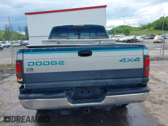 1998 Dodge 1500 z VIN 3B7HF13Y8WG131724, wystawiony jako IAAI lot #42214113 z przebiegiem 223 535 mil mil oraz . Historia ofert i sprzedaży dostępna na DreamBid. Obrazek 16.