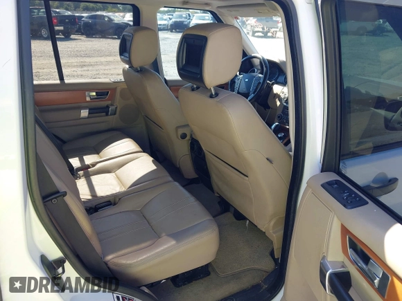 2011 Land Rover LR4 HSE z VIN SALAG2D49BA554300, wystawiony jako IAAI lot #42548567 z przebiegiem 188 344 mil mil oraz . Historia ofert i sprzedaży dostępna na DreamBid. Obrazek 8.