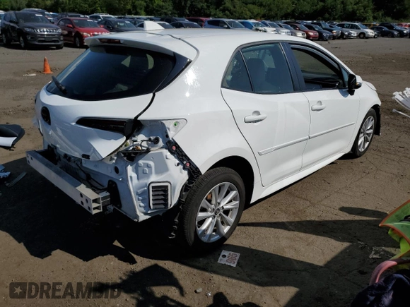 2023 Toyota Corolla Hatchback SE with VIN JTND4MBE9P3195753, listed as a Copart auction lot 67942474 with 28,789 mi miles and Salvage Title. Bid and sale history available at carsss.com. Image 3.