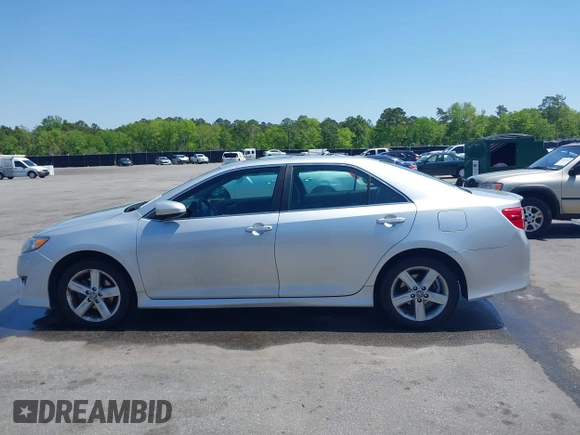2012 Toyota Camry L with VIN 4T1BF1FK4CU061477, listed as a IAAI auction lot 42004963 with 286,689 mi miles. Bid and sale history available at carsss.com. Image 14.