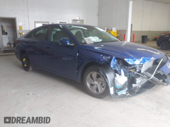 2024 Hyundai Elantra SE z VIN KMHLL4DG9RU681389, wystawiony jako IAAI lot #42017186 z przebiegiem 13 762 mil mil oraz . Historia ofert i sprzedaży dostępna na DreamBid. Obrazek 1.