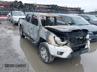2014 Toyota Tacoma PreRunner with VIN 3TMJU4GNXEM163647, listed as a IAAI auction lot 41422577 with 1 mi miles. Bid and sale history available at carsss.com. Image 6.