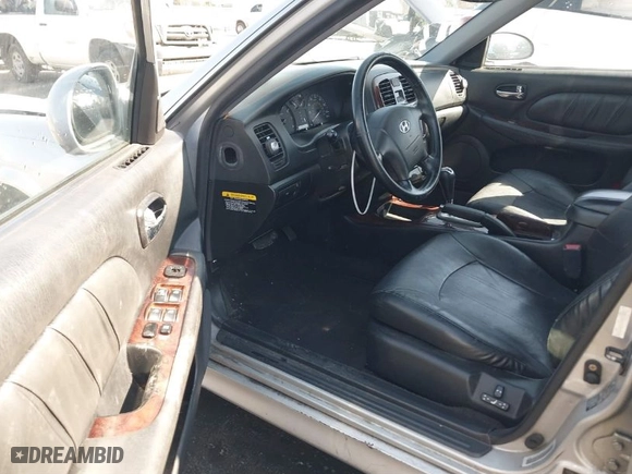 2004 Hyundai Sonata GLS with VIN KMHWF35H34A927160, listed as a IAAI auction lot 41501272 with 97,181 mi miles. Bid and sale history available at carsss.com. Image 18.