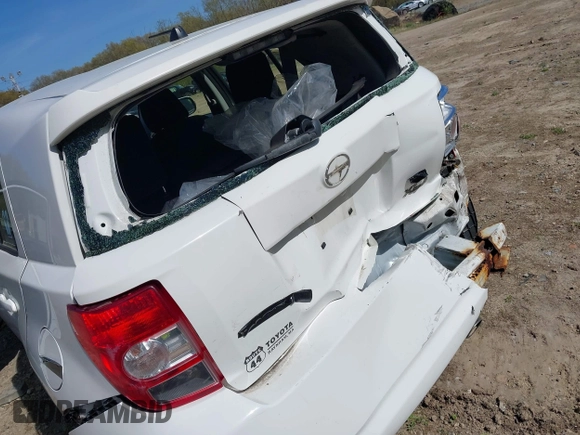 2013 Scion xD z VIN JTKKUPB43D1032519, wystawiony jako IAAI lot #42143346 z przebiegiem 96 236 mil mil oraz . Historia ofert i sprzedaży dostępna na DreamBid. Obrazek 6.