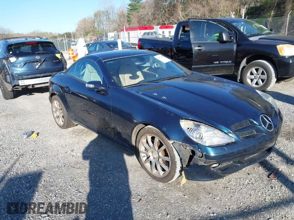2005 Mercedes-Benz SLK 230/320 z VIN WDBWK56F55F040655, wystawiony jako IAAI lot #41971320 z przebiegiem 65 332 mil mil oraz . Historia ofert i sprzedaży dostępna na DreamBid. Obrazek 1.