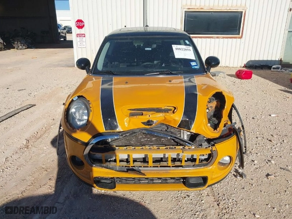 2015 MINI Cooper Hardtop S with VIN WMWXP7C5XF2A39816, listed as a IAAI auction lot 40822859 with NaN miles. Bid and sale history available at carsss.com. Image 12.