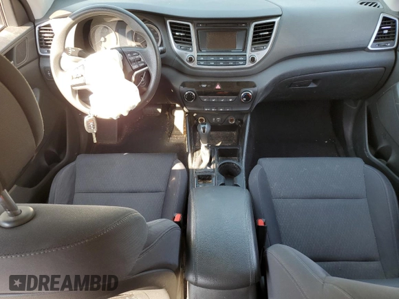 2018 Hyundai Tucson SE z VIN KM8J2CA44JU645919, wystawiony jako Copart lot #55580635 z przebiegiem Nie podano mil oraz Szkody całkowita. Historia ofert i sprzedaży dostępna na DreamBid. Obrazek 8.