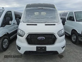 2024 Ford Transit Passenger XL with VIN 1FBAX2C84RKA73164, listed as a Copart auction lot 52085425 with 8,382 mi miles and Salvage Title. Bid and sale history available at carsss.com. Image 5.