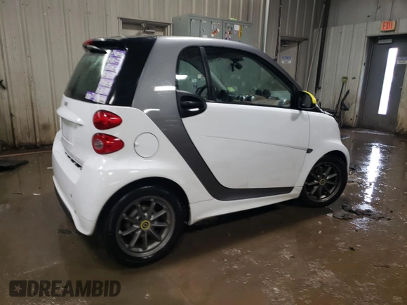 2014 Smart fortwo Pure z VIN WMEEJ3BA8EK740970, wystawiony jako Copart lot #45994035 z przebiegiem 44 787 mil mil oraz Szkoda całkowita • Salvage title. Historia ofert i sprzedaży dostępna na DreamBid. Obrazek 3.