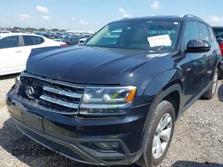 2018 Volkswagen Atlas SE with VIN 1V2DR2CA1JC546005, listed as a IAAI auction lot 41724133 with 116,633 mi miles and . Bid and sale history available at DreamBid. Image 2.