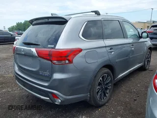 2018 Mitsubishi Outlander SEL z VIN JA4J24A58JZ058655, wystawiony jako IAAI lot #42569775 z przebiegiem 111 370 mil mil oraz . Historia ofert i sprzedaży dostępna na DreamBid. Obrazek 4.