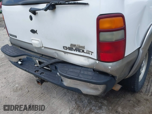2002 Chevrolet Tahoe LS with VIN 1GNEC13Z12R145907, listed as a IAAI auction lot 42144771 with 308,201 mi miles and . Bid and sale history available at DreamBid. Image 6.