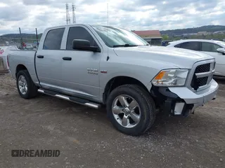 2017 Ram 1500 Express z VIN 1C6RR7KTXHS726128, wystawiony jako IAAI lot #42077301 z przebiegiem 92 565 mil mil oraz . Historia ofert i sprzedaży dostępna na DreamBid. Obrazek 1.
