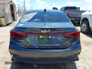 2024 Kia Forte LXS z VIN 3KPF24AD9RE819395, wystawiony jako IAAI lot #42182642 z przebiegiem 14 778 mil mil oraz . Historia ofert i sprzedaży dostępna na DreamBid. Obrazek 16.