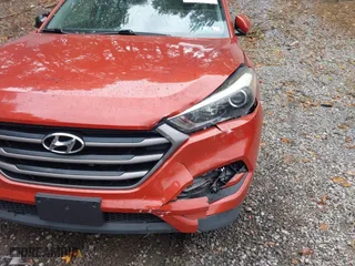 2016 Hyundai Tucson SE with VIN KM8J33A49GU118366, listed as a IAAI auction lot 40450987 with 89,118 mi miles. Bid and sale history available at carsss.com. Image 22.