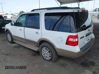 2013 Ford Expedition XLT с VIN 1FMJU1H54DEF16915, выставлен на аукционе IAAI как лот 42771812 с пробегом 147 136 миль миль и . История ставок и продаж доступна на DreamBid. Изображение 3.