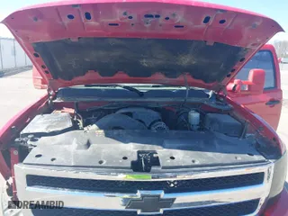 2011 Chevrolet Silverado 1500 LT with VIN 3GCPKSE31BG403653, listed as a IAAI auction lot 41764157 with 207,967 mi miles. Bid and sale history available at carsss.com. Image 10.