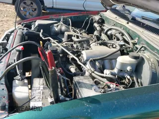 2002 Toyota Tacoma PreRunner z VIN 5TEGM92N52Z109847, wystawiony jako IAAI lot #42147282 z przebiegiem 317 755 mil mil oraz . Historia ofert i sprzedaży dostępna na DreamBid. Obrazek 18.