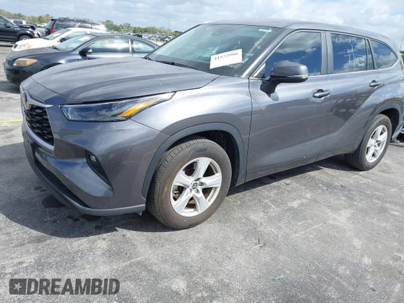 2023 Toyota Highlander L z VIN 5TDKDRAH7PS509046, wystawiony jako IAAI lot #41572986 z przebiegiem 50 039 mil mil oraz . Historia ofert i sprzedaży dostępna na DreamBid. Obrazek 2.