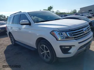 2018 Ford Expedition XLT with VIN 1FMJU1JT3JEA15535, listed as a IAAI auction lot 40349358 with 114,434 mi miles. Bid and sale history available at carsss.com. Image 1.