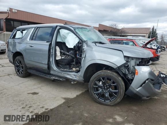 2023 Chevrolet Suburban Premier z VIN 1GNSKFKD6PR329370, wystawiony jako Copart lot #43688395 z przebiegiem Nie podano mil oraz Szkoda całkowita • Salvage title. Historia ofert i sprzedaży dostępna na DreamBid. Obrazek 4.