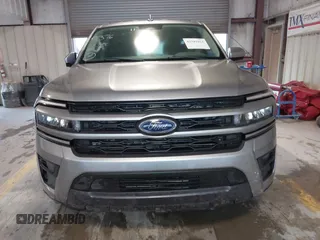 2024 Ford Expedition Max XLT z VIN 1FMJK1J88REA58426, wystawiony jako IAAI lot #42381012 z przebiegiem 4 989 mil mil oraz . Historia ofert i sprzedaży dostępna na DreamBid. Obrazek 12.