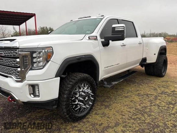 2020 GMC Sierra 3500HD Denali z VIN 1GT49WEY3LF337580, wystawiony jako Copart lot #43259415 z przebiegiem 68 334 mil mil oraz Czysty tytuł • Clean title. Historia ofert i sprzedaży dostępna na DreamBid. Obrazek 2.