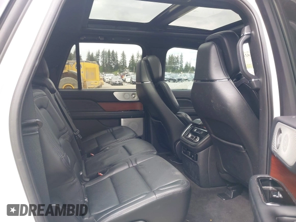 2020 Lincoln Navigator Reserve z VIN 5LMJJ3LT3LEL05128, wystawiony jako IAAI lot #42177716 z przebiegiem 54 175 mil mil oraz . Historia ofert i sprzedaży dostępna na DreamBid. Obrazek 8.