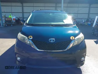 2011 Toyota Sienna SE with VIN 5TDXK3DC3BS115626, listed as a IAAI auction lot 41597769 with 252,135 mi miles. Bid and sale history available at carsss.com. Image 12.