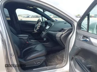 2017 Lincoln MKC Premiere with VIN 5LMCJ1C98HUL22506, listed as a IAAI auction lot 42462103 with 146,765 mi miles and . Bid and sale history available at DreamBid. Image 5.