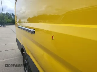 2018 Ford Transit z VIN 1FTKR3XM7JKA49162, wystawiony jako IAAI lot #42867514 z przebiegiem 144 385 mil mil oraz . Historia ofert i sprzedaży dostępna na DreamBid. Obrazek 1.