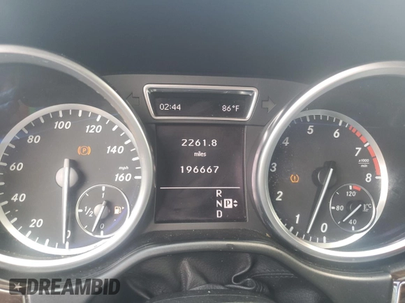 2012 Mercedes-Benz M 350 with VIN 4JGDA5HBXCA010983, listed as a Copart auction lot 59194555 with 196,667 mi miles and Clean title. Bid and sale history available at DreamBid. Image 9.