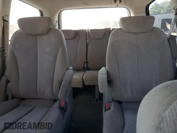 2010 Kia Sedona LX with VIN KNDMG4C35A6342603, listed as a Copart auction lot 76659124 with 205,052 mi miles and Clean Title. Bid and sale history available at carsss.com. Image 10.