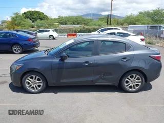 2016 Scion iA z VIN 3MYDLBZV5GY113222, wystawiony jako IAAI lot #42076460 z przebiegiem 112 249 mil mil oraz . Historia ofert i sprzedaży dostępna na DreamBid. Obrazek 14.