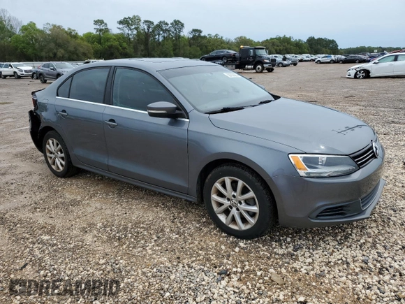 2013 Volkswagen Jetta Sedan SE w/Convenience/Sunroof with VIN 3VWBP7AJ3DM386286, listed as a Copart auction lot 50793825 with 105,627 mi miles and Salvage Title. Bid and sale history available at carsss.com. Image 4.