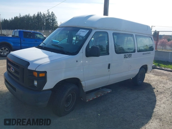 2011 Ford Econoline Cargo Commercial z VIN 1FTNE1EW0BDB11766, wystawiony jako IAAI lot #41948043 z przebiegiem 573 437 mil mil oraz . Historia ofert i sprzedaży dostępna na DreamBid. Obrazek 2.