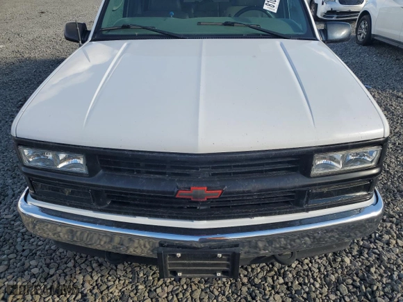 1998 Chevrolet Tahoe with VIN 1GNEK13R8WJ301755, listed as a Copart auction lot 81002184 with 202,657 mi miles and Clean Title. Bid and sale history available at carsss.com. Image 12.