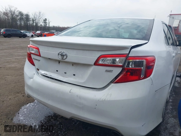 2014 Toyota Camry L with VIN 4T1BF1FK7EU816821, listed as a IAAI auction lot 41825230 with 121,382 mi miles. Bid and sale history available at carsss.com. Image 6.