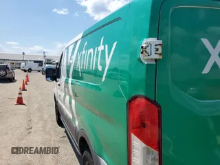 2016 Ford Transit Cargo z VIN 1FTYR1YM2GKB55430, wystawiony jako IAAI lot #42731833 z przebiegiem 122 278 mil mil oraz . Historia ofert i sprzedaży dostępna na DreamBid. Obrazek 1.